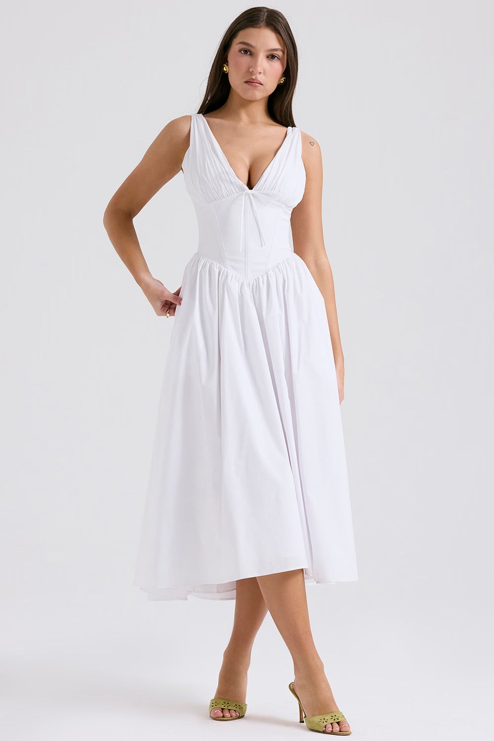 NOUVEAU RICHE Zeitloses Blumen Midi Kleid Mit Fließendem Schnitt Und Muster Weiß