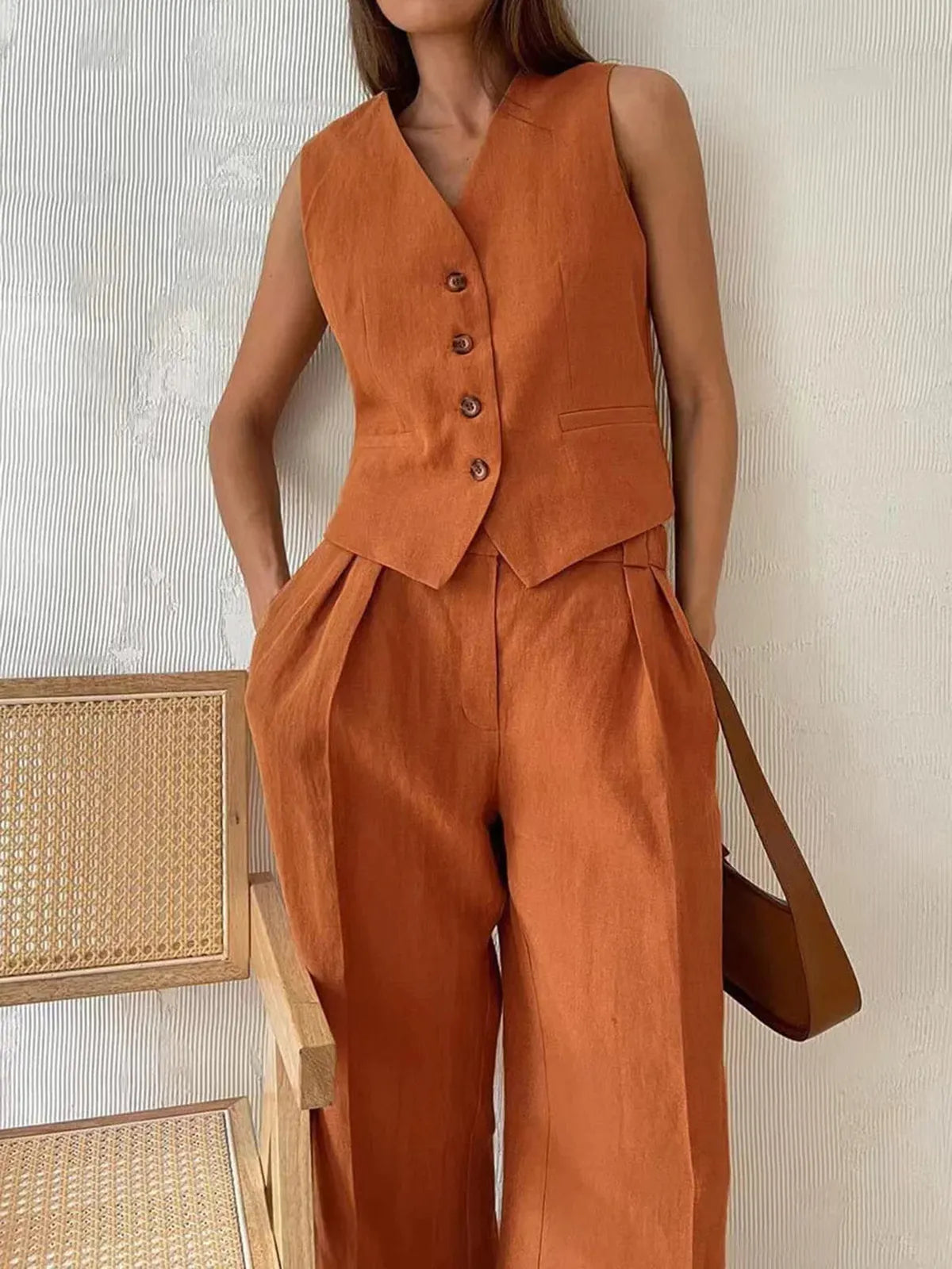 NOUVEAU RICHE Zweiteiliges Set aus Baumwoll-Leinen: Hemd und Gerade Hose