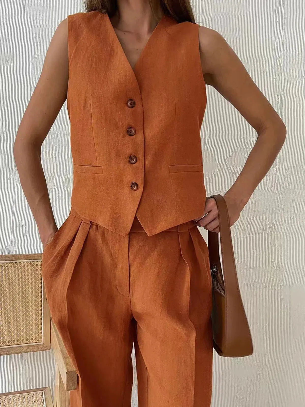 NOUVEAU RICHE Zweiteiliges Set aus Baumwoll-Leinen: Hemd und Gerade Hose