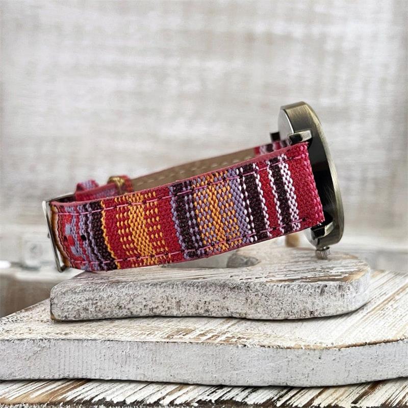 NOUVEAU RICHE Vintage Damenuhr mit Regenbogenmuster und geflochtenem Armband – Analoge Armbanduhr mit Bronze-Zifferblatt, nickelfrei, 3 Farben – Amore