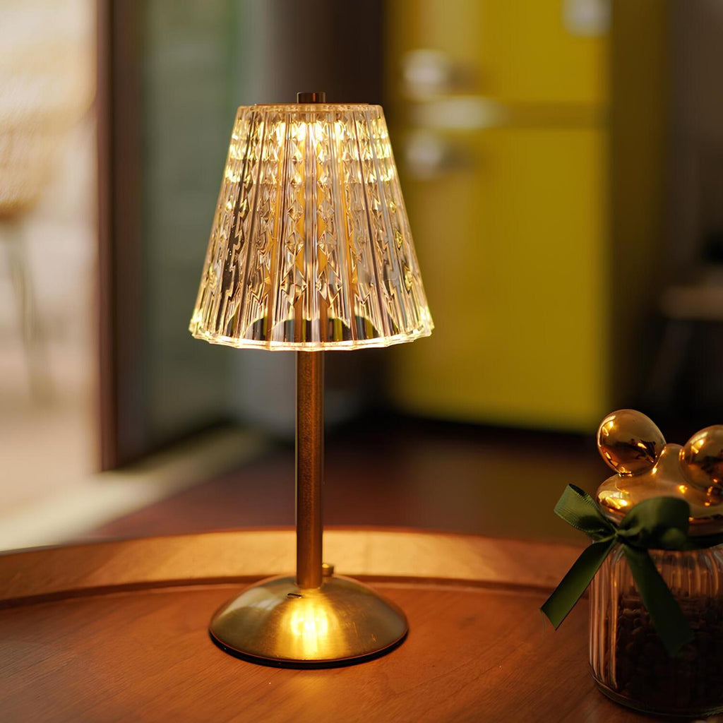 NOUVEAU RICHE Goldene Kristall-Tischlampe – Kabellose Akku Touch-Lampe mit Kristallschirm, Dimmbar, Gebürstetes Aluminium – Aurora Luxe Vintage