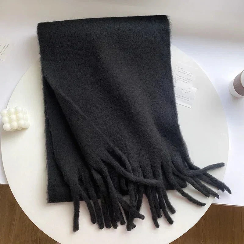 NOUVEAU RICHE Klassischer Schal – Weicher, leichter Damenschal für Mantel & Jeansjacke, pflegeleicht, 4 Farben – Dôre Schwarz