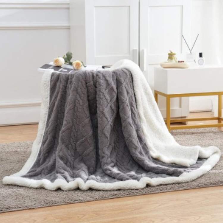 NOUVEAU RICHE Sherpa Gewichtsdecke 150x200 cm – Warme Fleece Kuscheldecke für Bett & Sofa, 3 Grössen, 9 Farben