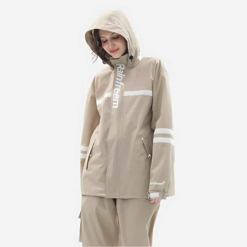 NOUVEAU RICHE Damen Regenanzug – Wasserdichte, leichte & atmungsaktive Regenjacke mit Regenhose, 3 Farben, S–4XL – Zahara Hellbraun
