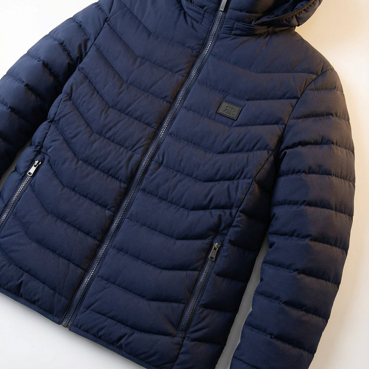 NOUVEAU RICHE Beheizte Winterjacke Unisex – Wiederaufladbare Heizjacke für Damen & Herren, wind- & wetterfest, Schwarz oder Blau, S–2XL