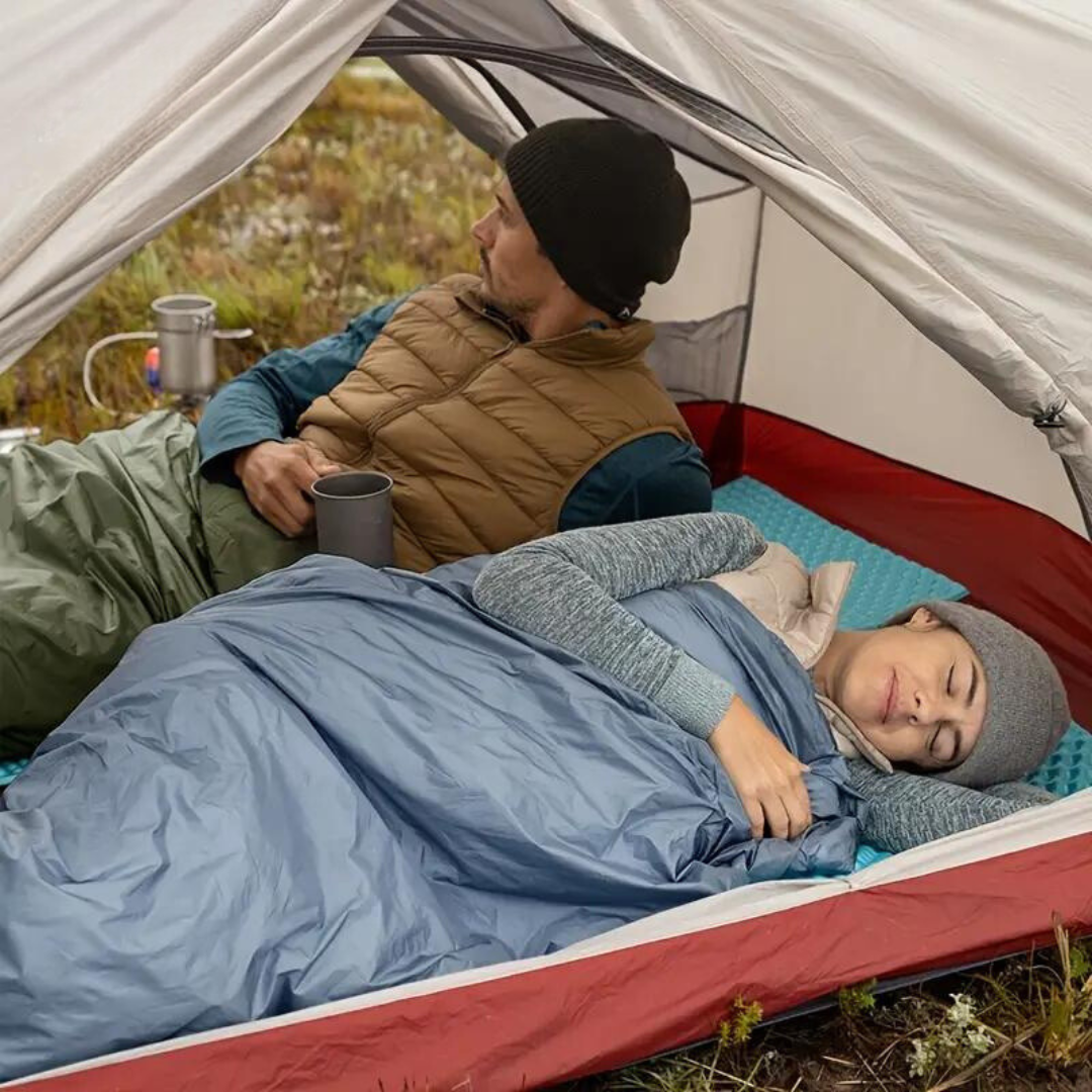NOUVEAU RICHE Kompakter Schlafsack Grün – Leichter, warmer Camping-Schlafsack mit kleinem Packmass, waschbar