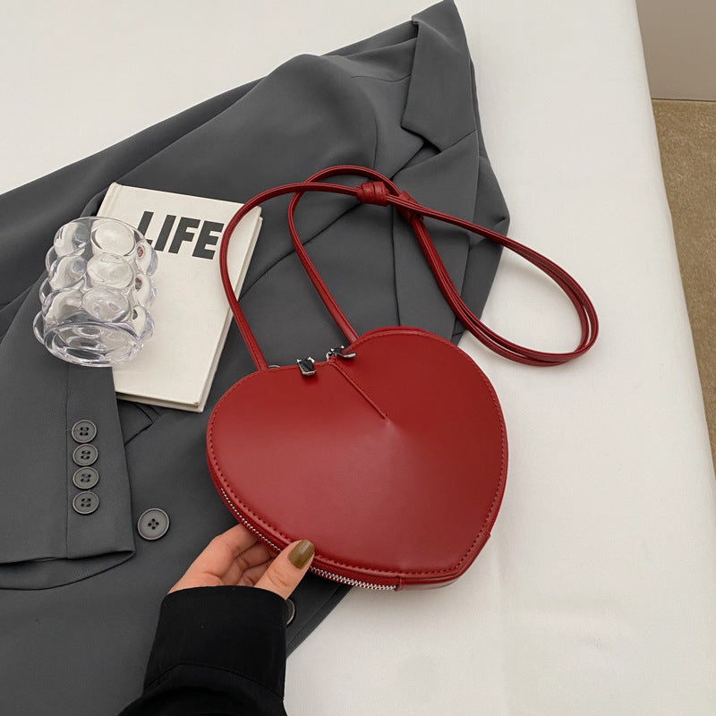 NOUVEAU RICHE Damen Umhängetasche – Schicke Stilvolle Tasche mit Freisprechmöglichkeit Rot (Nur noch 4 auf Lager)