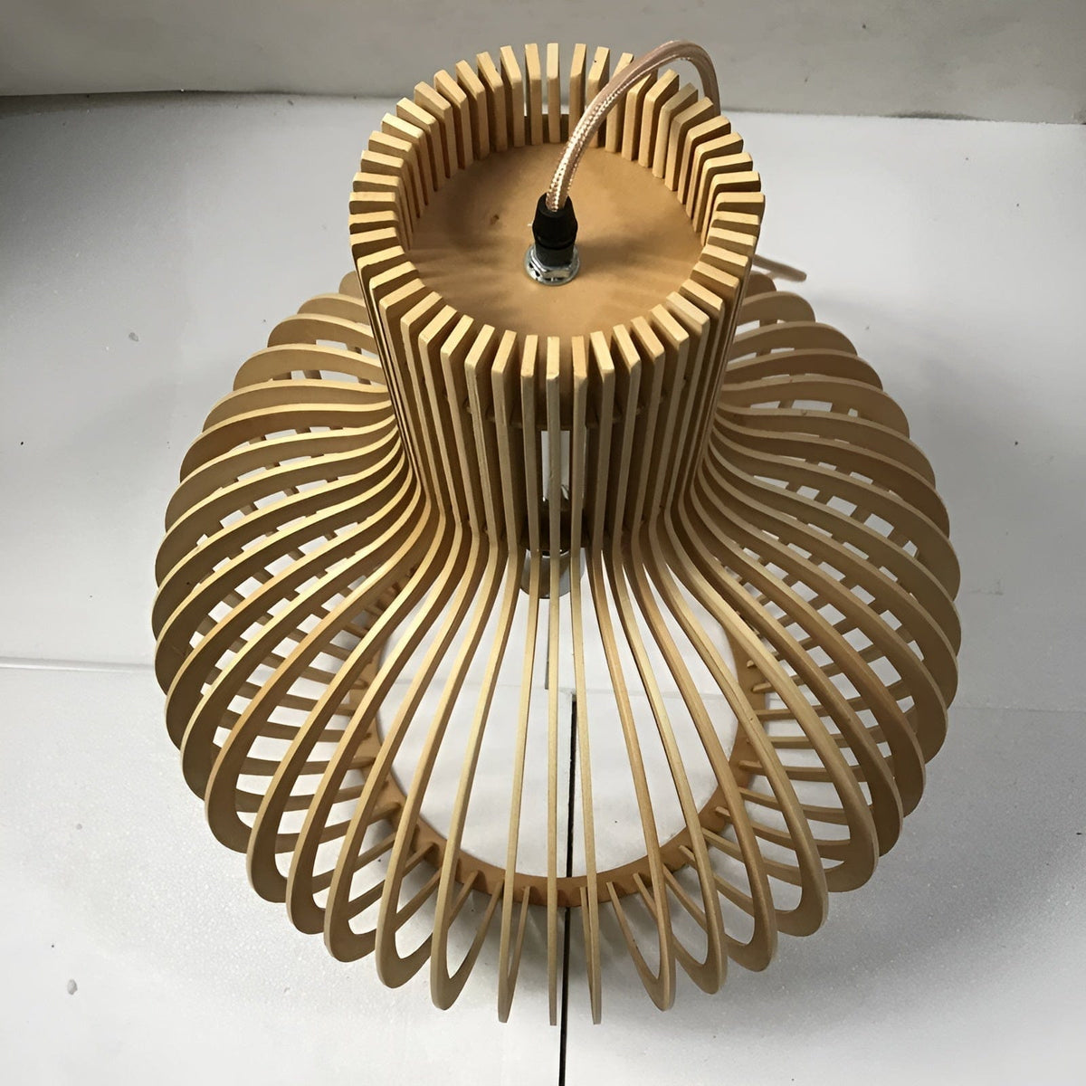 NOUVEAU RICHE Pendelleuchte aus Holz Verstellbar Vintage LED Beleuchtung