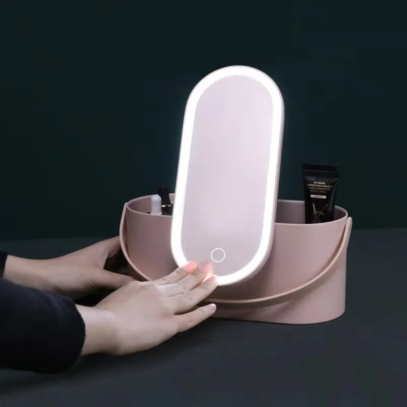NOUVEAU RICHE Make-up Koffer mit LED-Spiegel – Reise-Kosmetikkoffer mit Licht und verstellbaren Fächern, Pink, Weiss oder Farbverlauf – Lumivault
