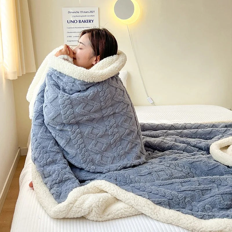 NOUVEAU RICHE Dicke Winter-Lammwolldecke – Sherpa Fleece Kuscheldecke für Sofa & Bett, Warme Wohndecke, 4 Grössen – WarmWool