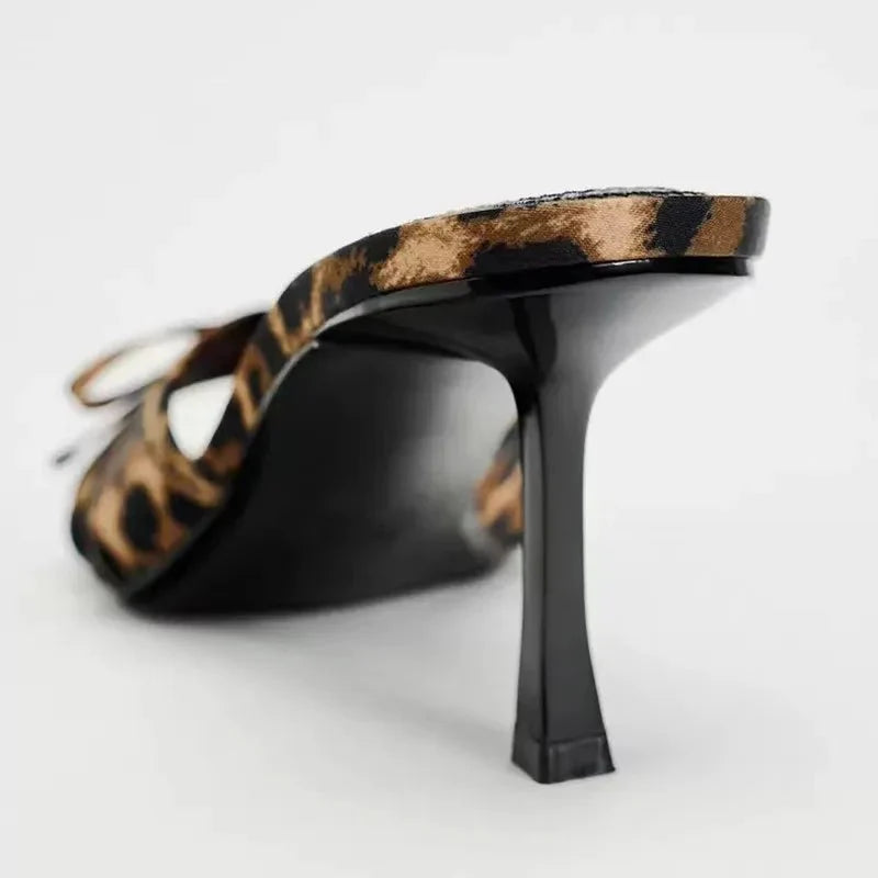 NOUVEAU RICHE Damen Slip-On-Sandalen Absätze Schleife Bequem Elegant Leicht