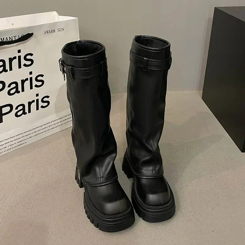NOUVEAU RICHE Absätze Kniehohe Plateau-Stiefel Absätze Modisch Warm Silhouette Trend Schwarz