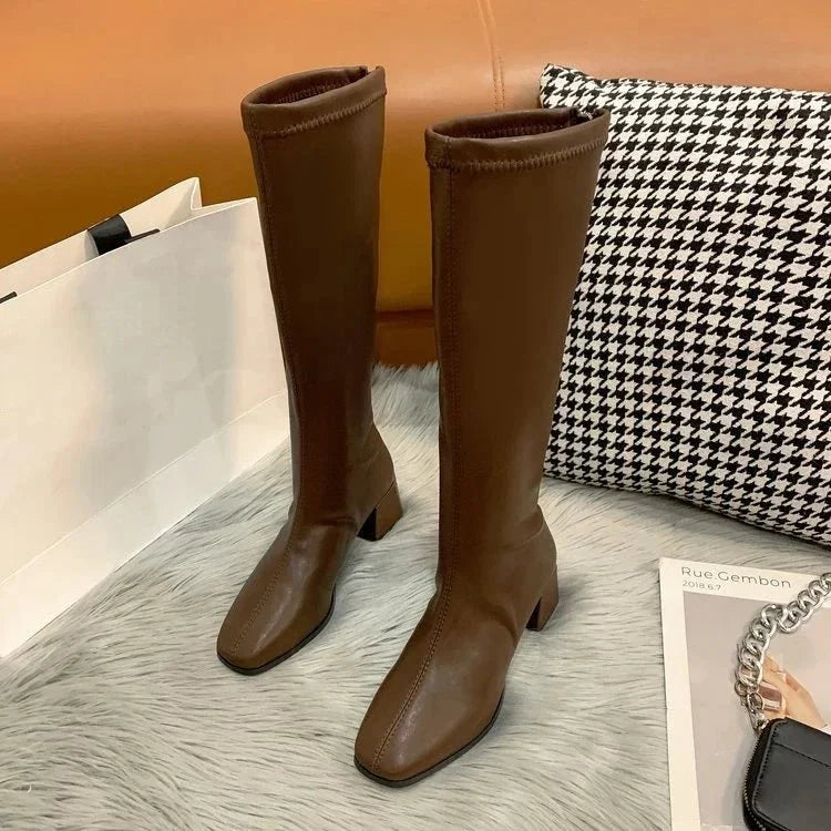 NOUVEAU RICHE Damen Kniehohe Blockabsatz Stiefel Stilvoll Komfort Braun