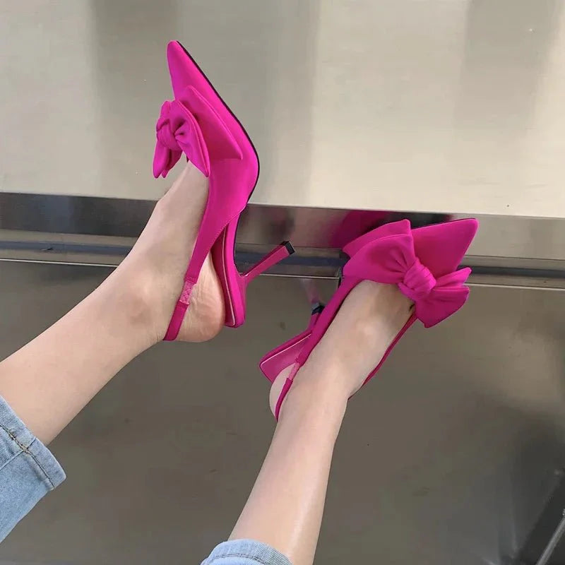 NOUVEAU RICHE Damen Schleifen-Slingback-Absätze Verspielten Schleifen-Detail