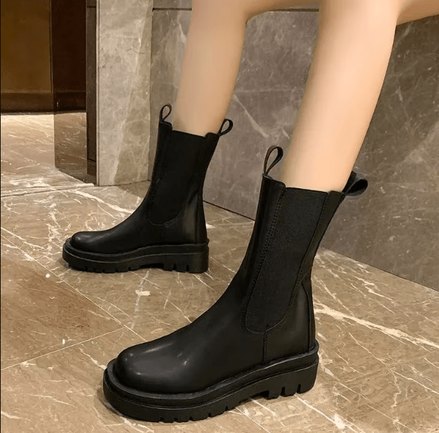 NOUVEAU RICHE Damen Chelsea-Stiefel Mid-Calf Elastische Seiteneinsätze