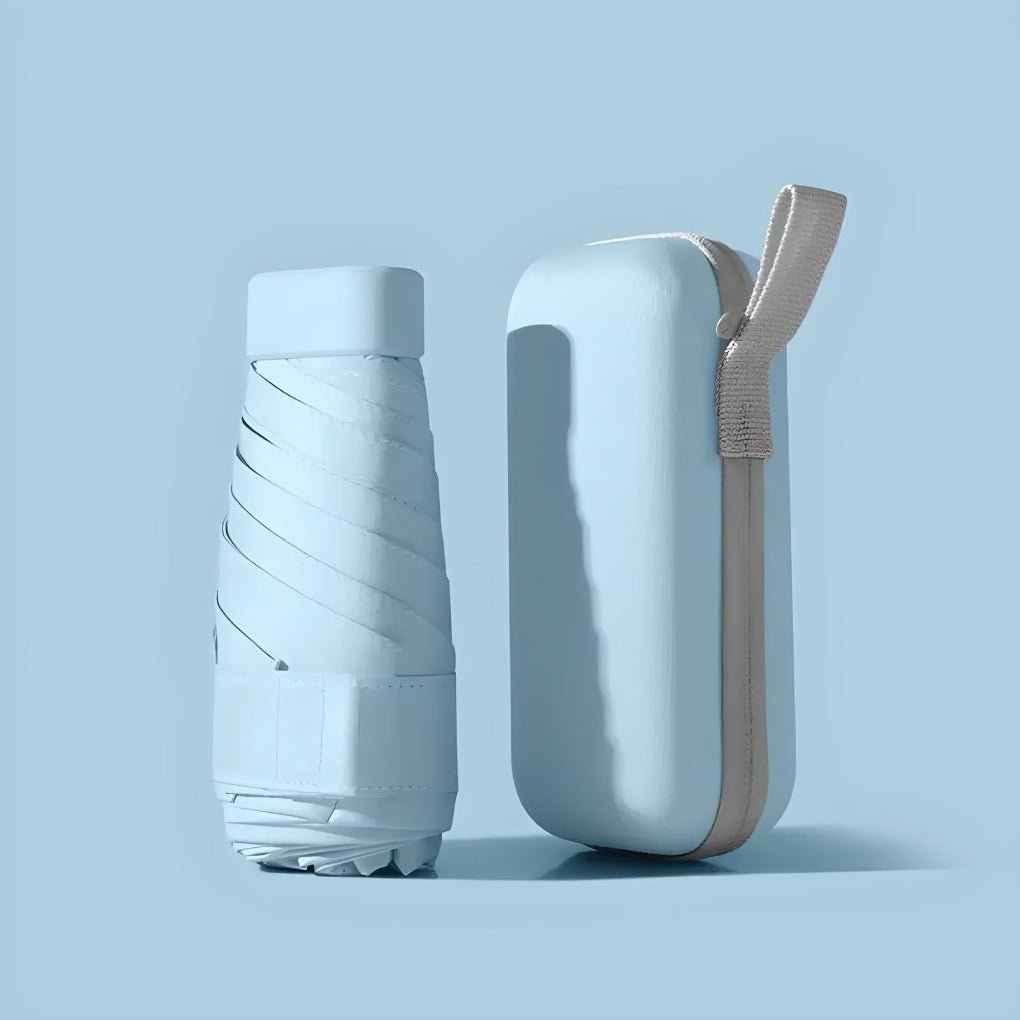 NOUVEAU RICHE ompakter Taschenschirm mit Wasserdichter Hülle - Windfester Mini Regenschirm Leicht & Faltbar für Handtasche & Reise Hellblau