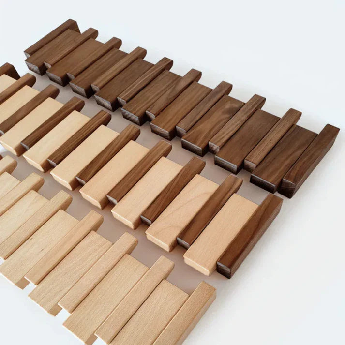 NOUVEAU RICHE HarmonyCoat Holz-Klavier-Garderobenleiste – Wandgarderobe im Klaviertasten-Design, Massivholz, 4, 6 oder 8 Haken