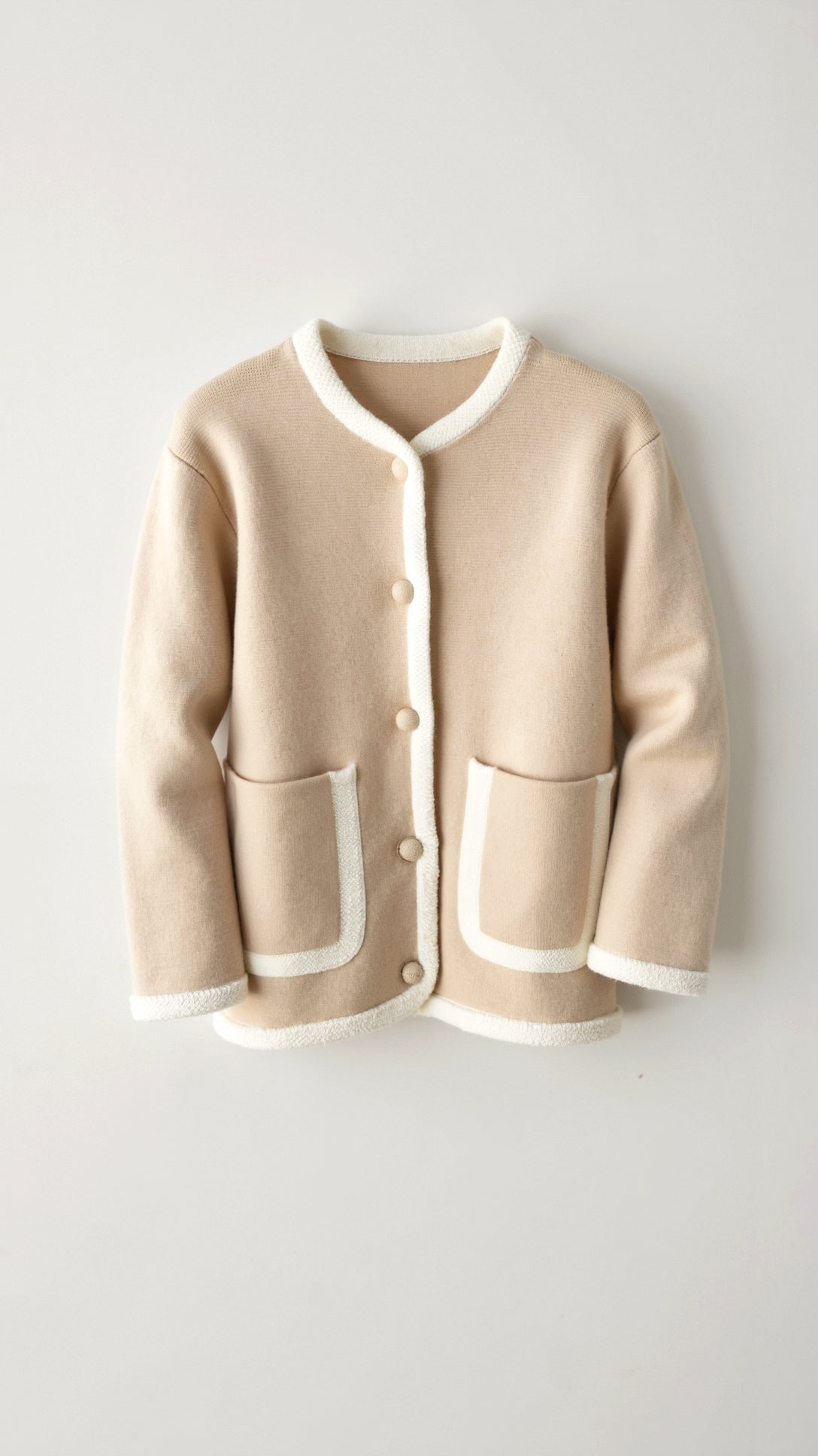 NOUVEAU RICHE Strickjacke Kontrastbesatz Mit Aufgesetzte Taschen Kurz - Winterjacke - Wintermäntel Damen