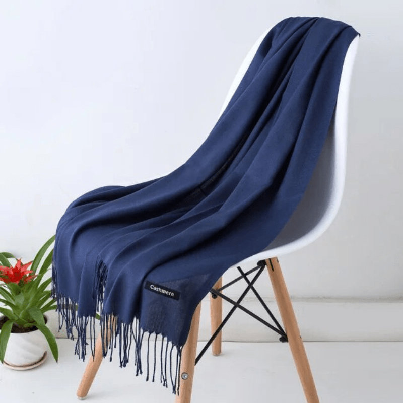 NOUVEAU RICHE Warmer Damenschal – Weicher Winterschal für Damen in über 30 Farben, elegant & zeitlos – Amore Marineblau