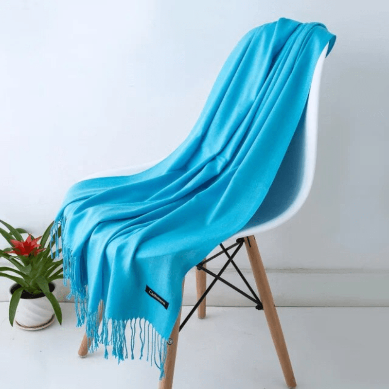 NOUVEAU RICHE Warmer Damenschal – Weicher Winterschal für Damen in über 30 Farben, elegant & zeitlos – Amore Himmelblau
