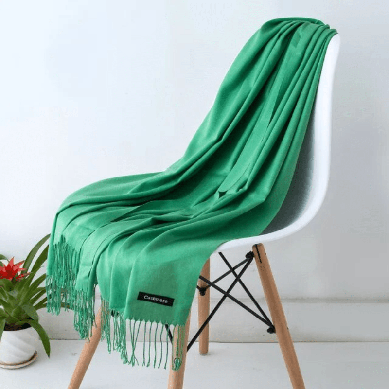 NOUVEAU RICHE Warmer Damenschal – Weicher Winterschal für Damen in über 30 Farben, elegant & zeitlos – Amore Grün