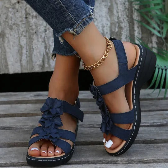 NOUVEAU RICHE Sandalen Mit Keilsohle Überkreuztes Design Für Alltag Blau