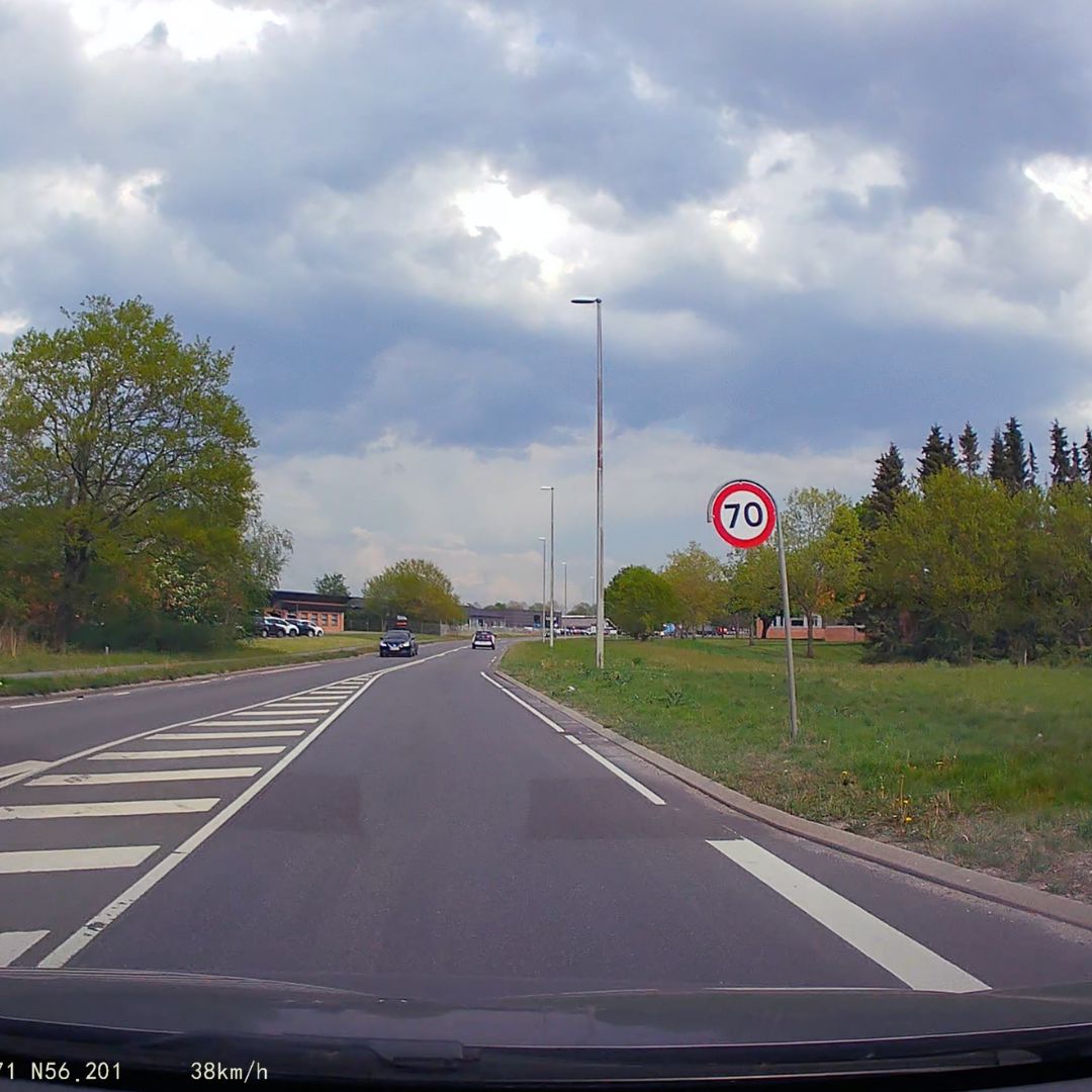 NOUVEAU RICHE Ultra-HD-4K-Dashcam – Autokamera mit GPS & WLAN, 2,45 Zoll IPS-Display, App-Zugriff – RoadScanX