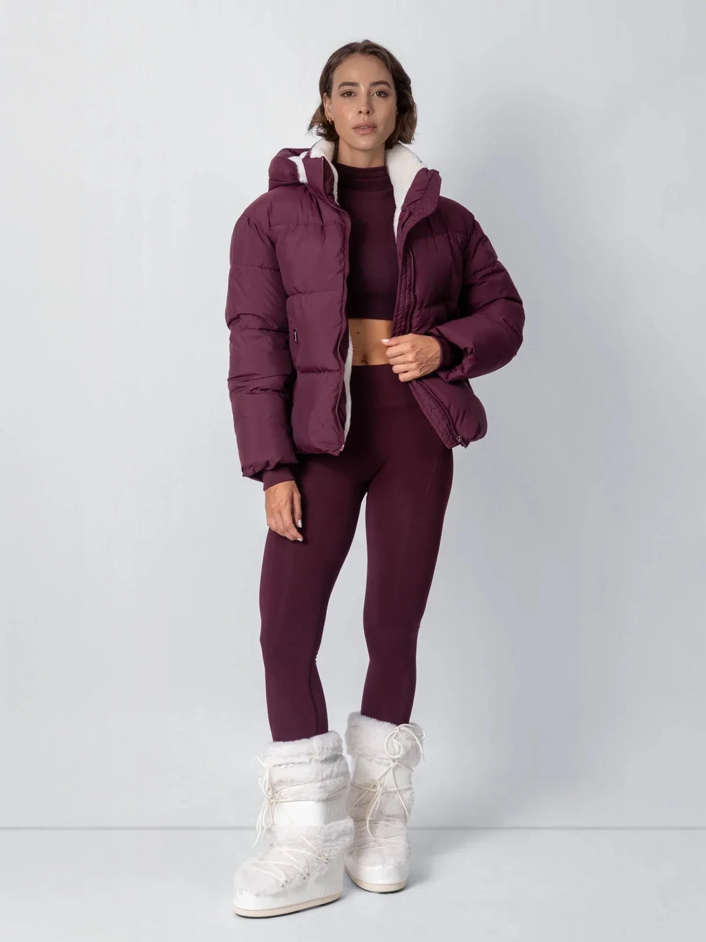 Amore | Kurze Damen Pufferjacke mit Abnehmbarer Kapuze - Warme Gesteppte Winterjacke mit Weichem Kunstpelzfutter & Reißverschluss