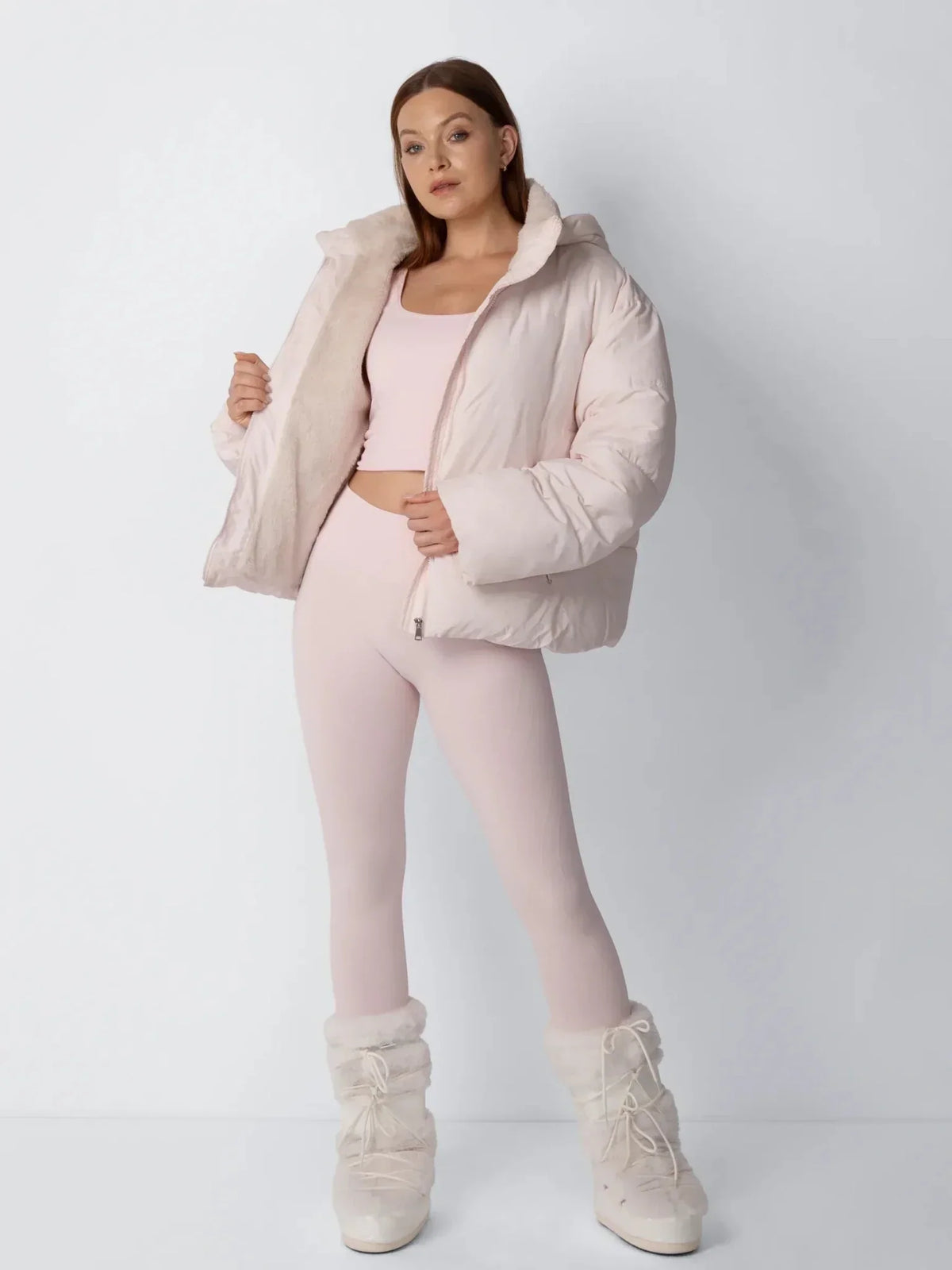 Amore | Kurze Damen Pufferjacke mit Abnehmbarer Kapuze - Warme Gesteppte Winterjacke mit Weichem Kunstpelzfutter & Reißverschluss
