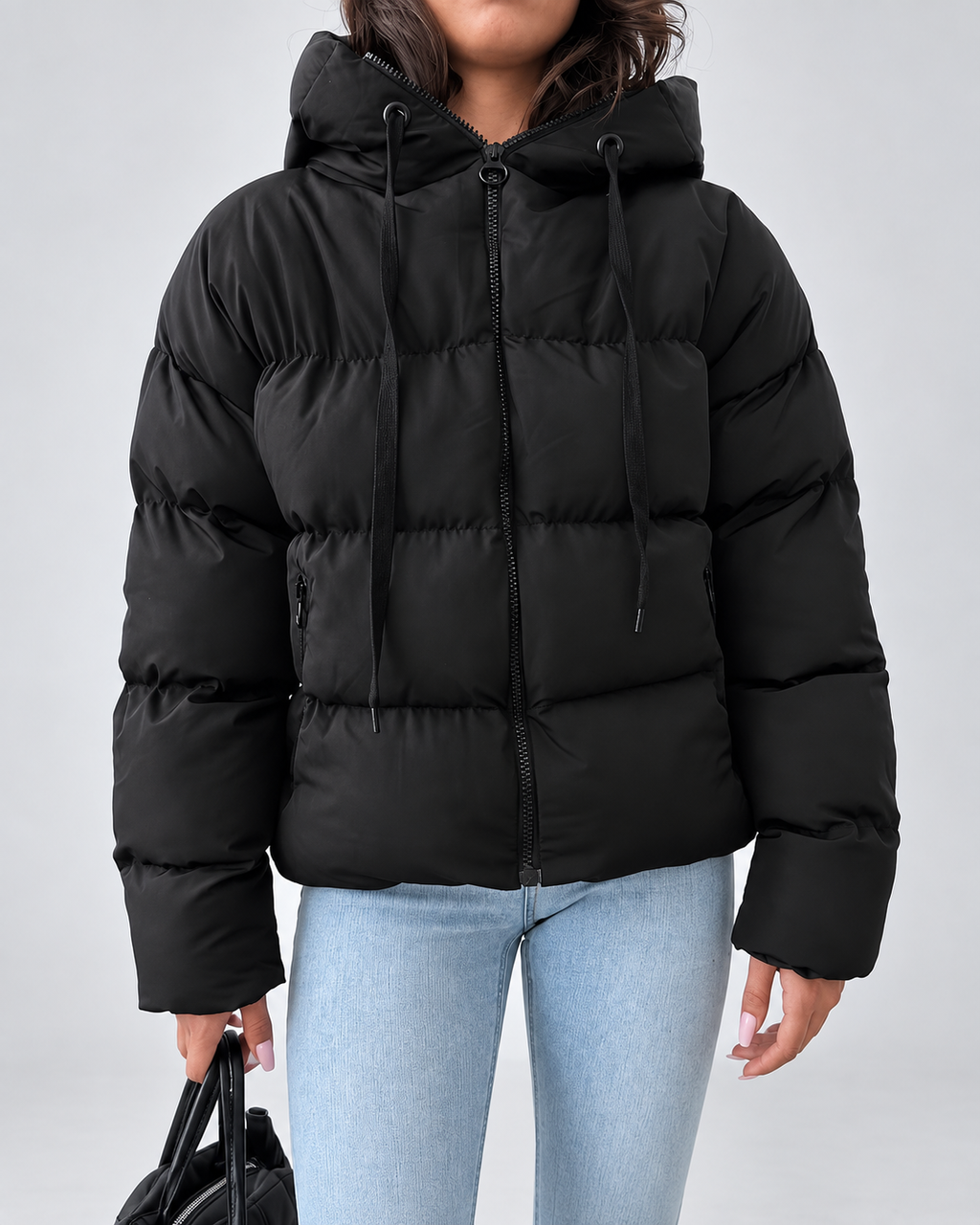 NOUVEAU RICHE Oversized Pufferjacke Damen mit Kapuze – Gesteppte Winterjacke mit Reissverschluss, Seitentaschen & Rippbündchen, Schwarz, S-XL – Luna