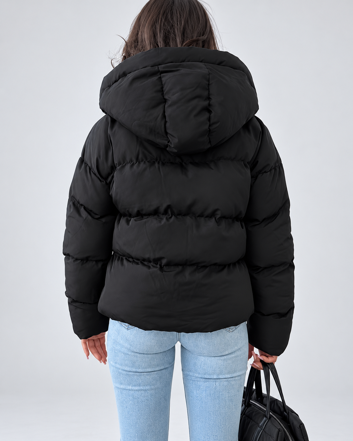 NOUVEAU RICHE Oversized Pufferjacke Damen mit Kapuze – Gesteppte Winterjacke mit Reissverschluss, Seitentaschen & Rippbündchen, Schwarz, S-XL – Luna